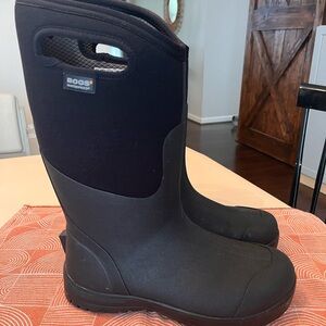 Men’s Bogs ultra high insulated snow boots